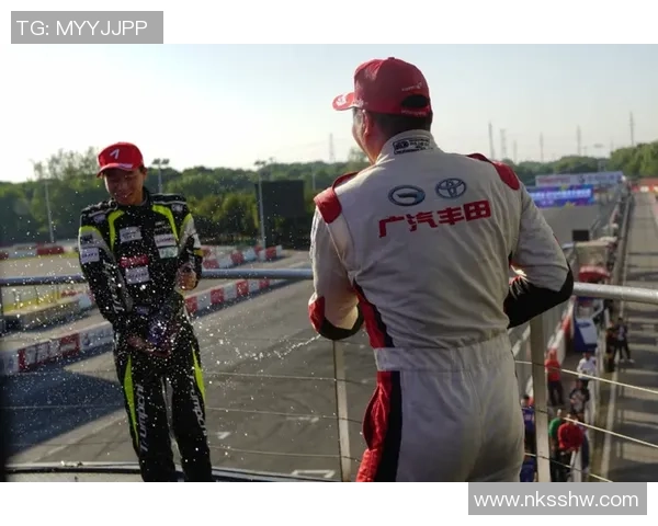 上海羽毛球队在洲际杯积分榜上以56分稳居第一名展现强劲实力