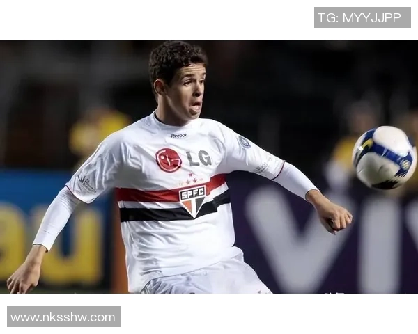 未成名的足球明星如何在逆境中崭露头角实现梦想与荣耀